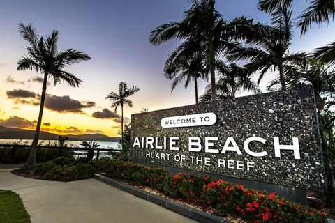 Shared Arrival Transfer: Proserpine Airport To Airlie Beach & Surrounds - Attractions 2
