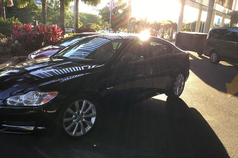 Jaguar Limousine Transfer Cairns Airport To City Or Return - Attractions Las Vegas 3