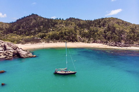 Helicopter And Magnetic Island Sailing - Attractions 6