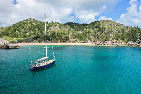 Helicopter And Magnetic Island Sailing - Attractions 8