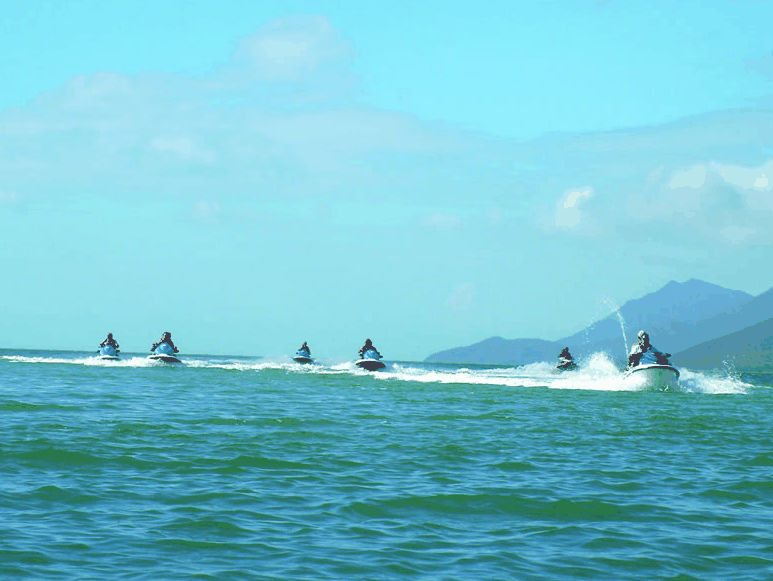 Cannonvale QLD See Attractions