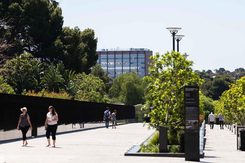 Adelaide 90-Minute Pedicab Tour: Scenic Green & River Experience - Attractions 4