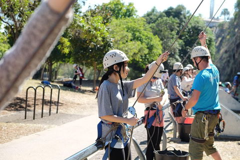Rock Climbing At The Kangaroo Point Cliffs In Brisbane - Attractions 3