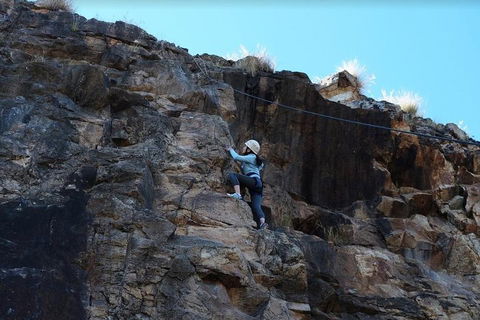 Rock Climbing At The Kangaroo Point Cliffs In Brisbane - Attractions 5