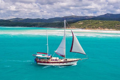 2-Day Whitsundays Sailing Adventure: SV Whitehaven - Attractions 0